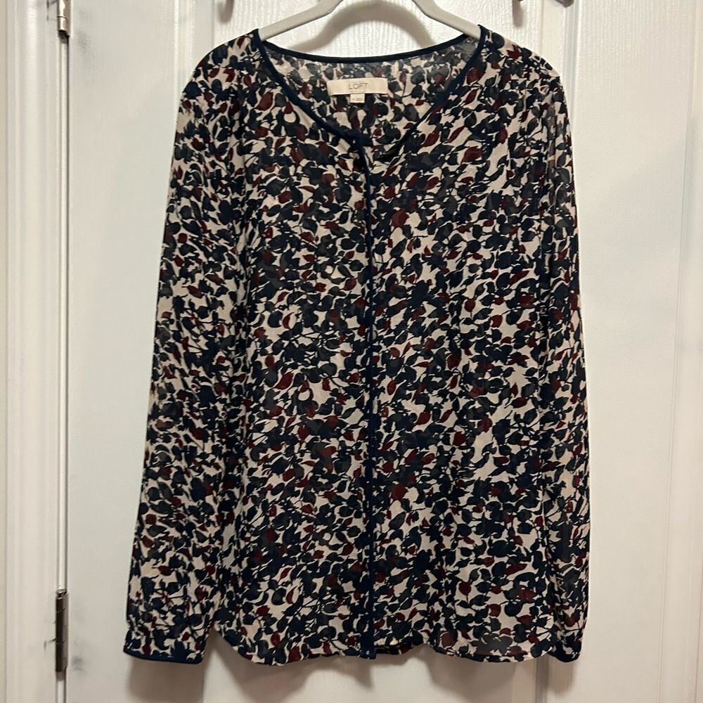 Loft sheer button down print blouse blue floral women’s medium Top EUC‎